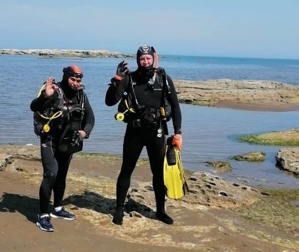 Два дайвера Baku Scuba на дайв-сайте Пиралахи